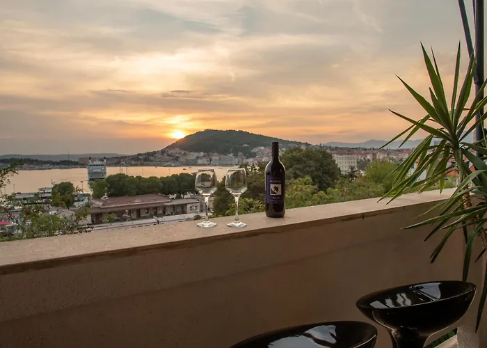 Bregos Superior - Unique Design 3-br - Unbelievable Panoramic View Of - Walking Distance From Unesco Palace And Bacvice - Free Parking - Buralux *