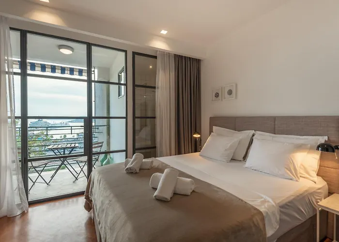 Bregos Superior - Unique Design 3-br - Unbelievable Panoramic View Of - Walking Distance From Unesco Palace And Bacvice - Free Parking - Buralux 公寓