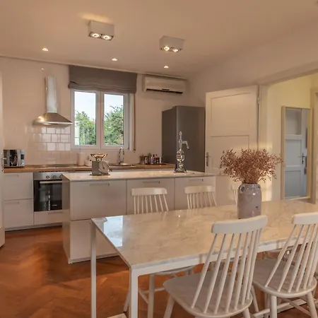 Bregos Superior - Unique Design 3-br - Unbelievable Panoramic View Of - Walking Distance From Unesco Palace And Bacvice - Free Parking - Buralux *