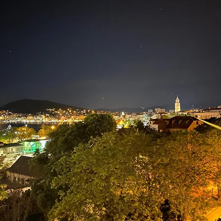 Bregos Superior - Unique Design 3-br - Unbelievable Panoramic View Of - Walking Distance From Unesco Palace And Bacvice - Free Parking - Buralux Appartement Split