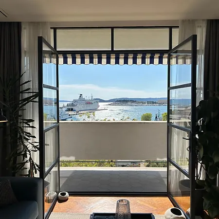 Bregos Superior - Unique Design 3-br - Unbelievable Panoramic View Of - Walking Distance From Unesco Palace And Bacvice - Free Parking - Buralux アパート